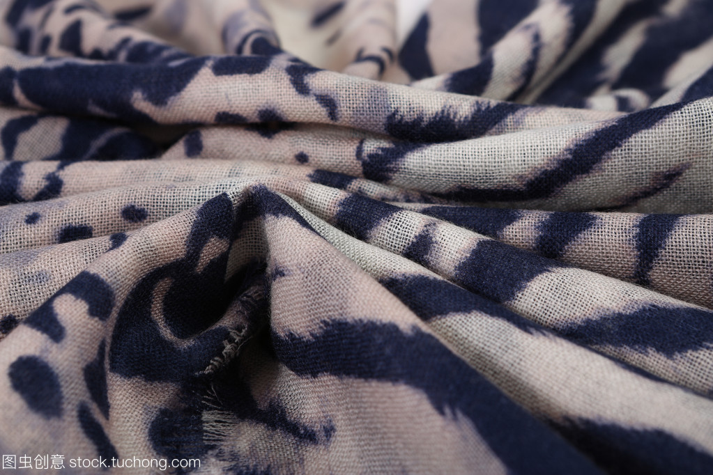 錦繡華章 中式風(fēng)格面料圍巾的紡織藝術(shù)